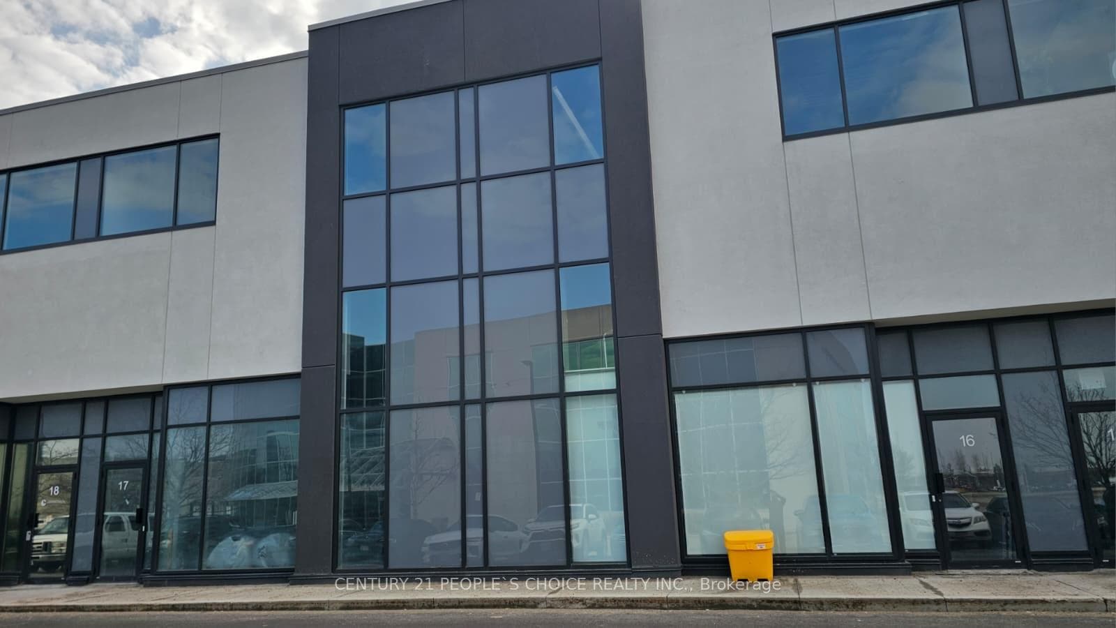 5270 Solar Drive Unit 16, Mississauga, ON L4W 0G7 - Photo 1