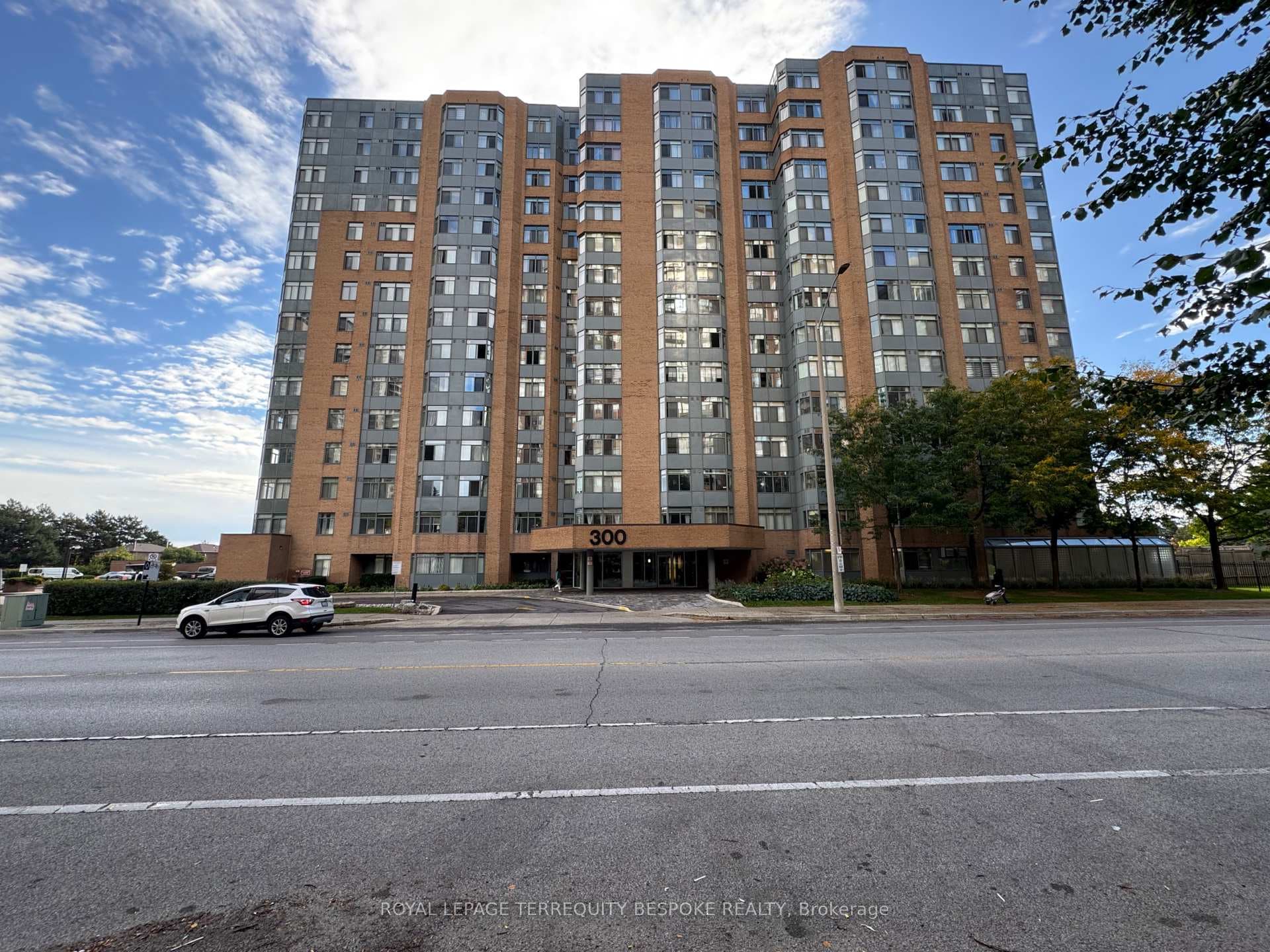300 Webb Drive Unit 1003, Mississauga, ON L5B 3W3 - Photo 1