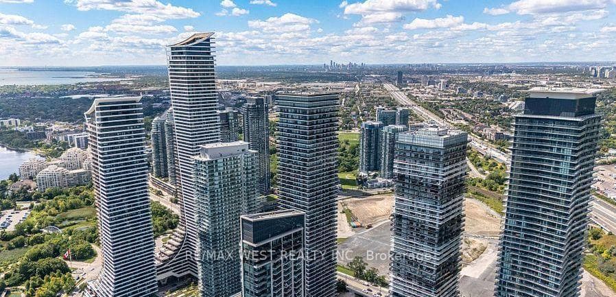 70 Annie Craig Drive Unit 4007, Liberty Village / Parkdale / South Parkdale, ON M8V 0G2 - Photo 1