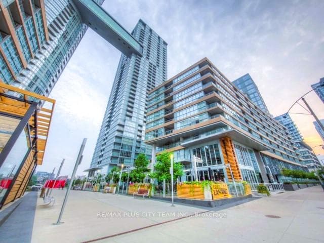 15 Iceboat Terrace Unit 2210, Downtown Toronto / Waterfront, ON M5V 4A5 - Photo 1