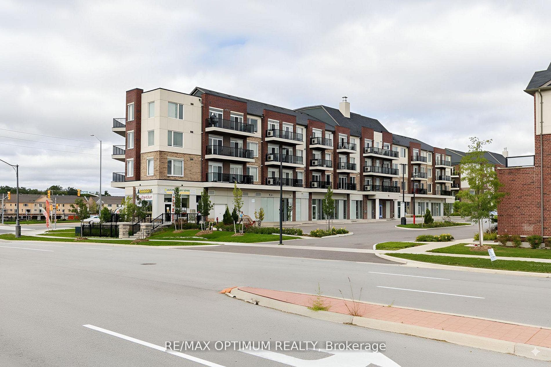 50 Sky Harbour Drive Unit 402, Brampton, ON L6Y 6B8 - Photo 1