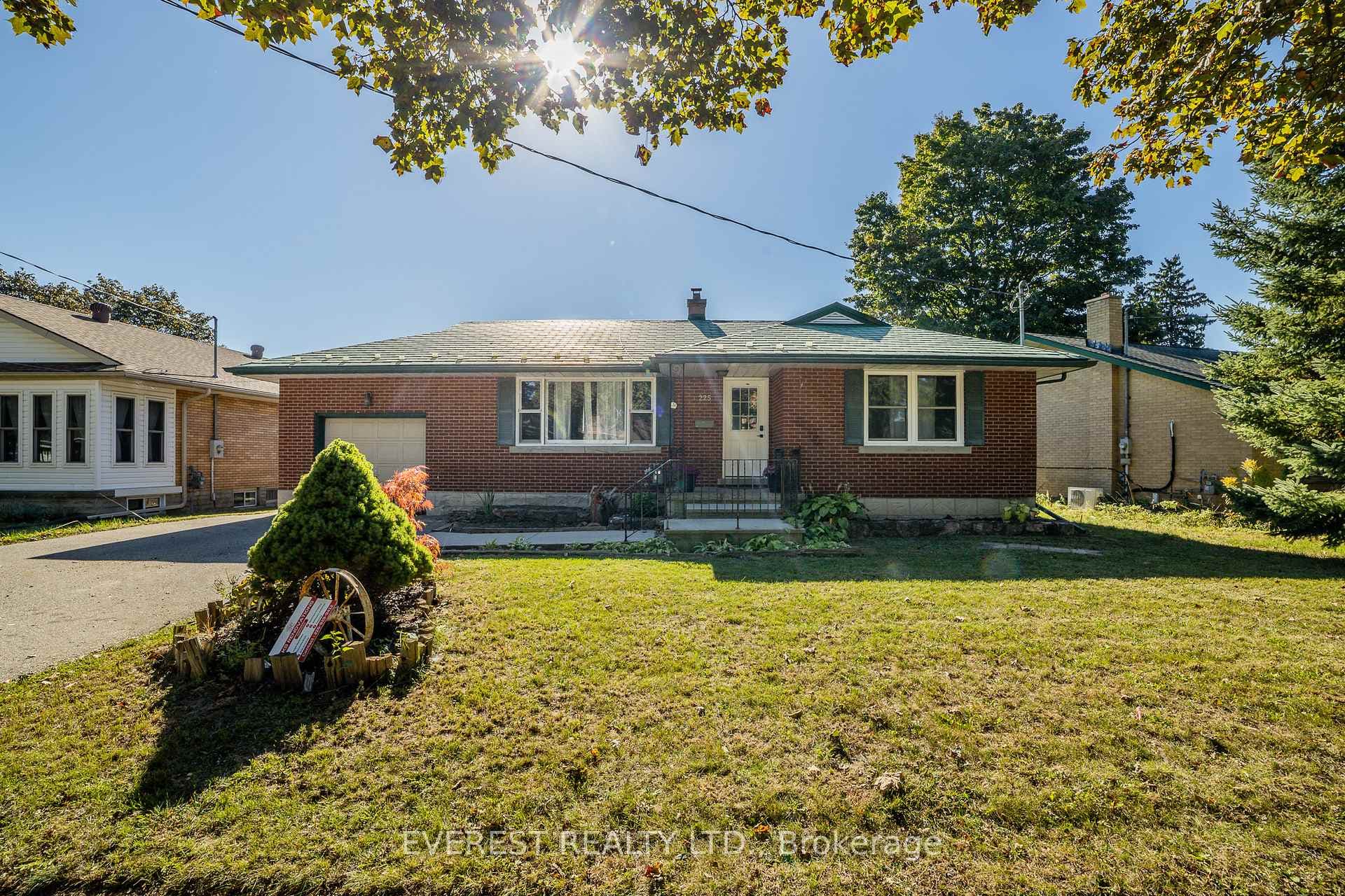 225 Woodhaven Road, Kitchener