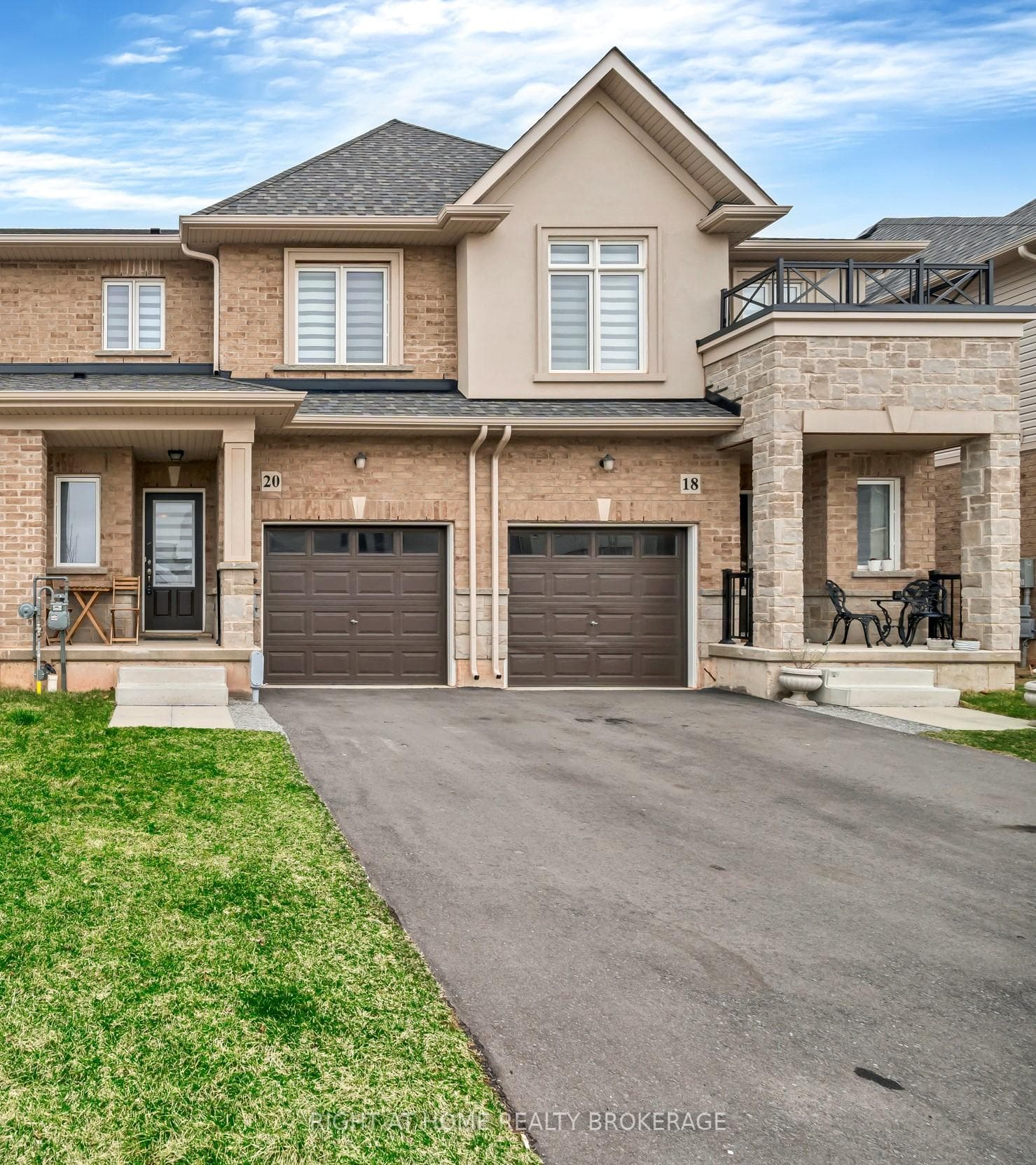 20 FOOTHILLS Lane, Hamilton, ON L8E 0K1 - Photo 1