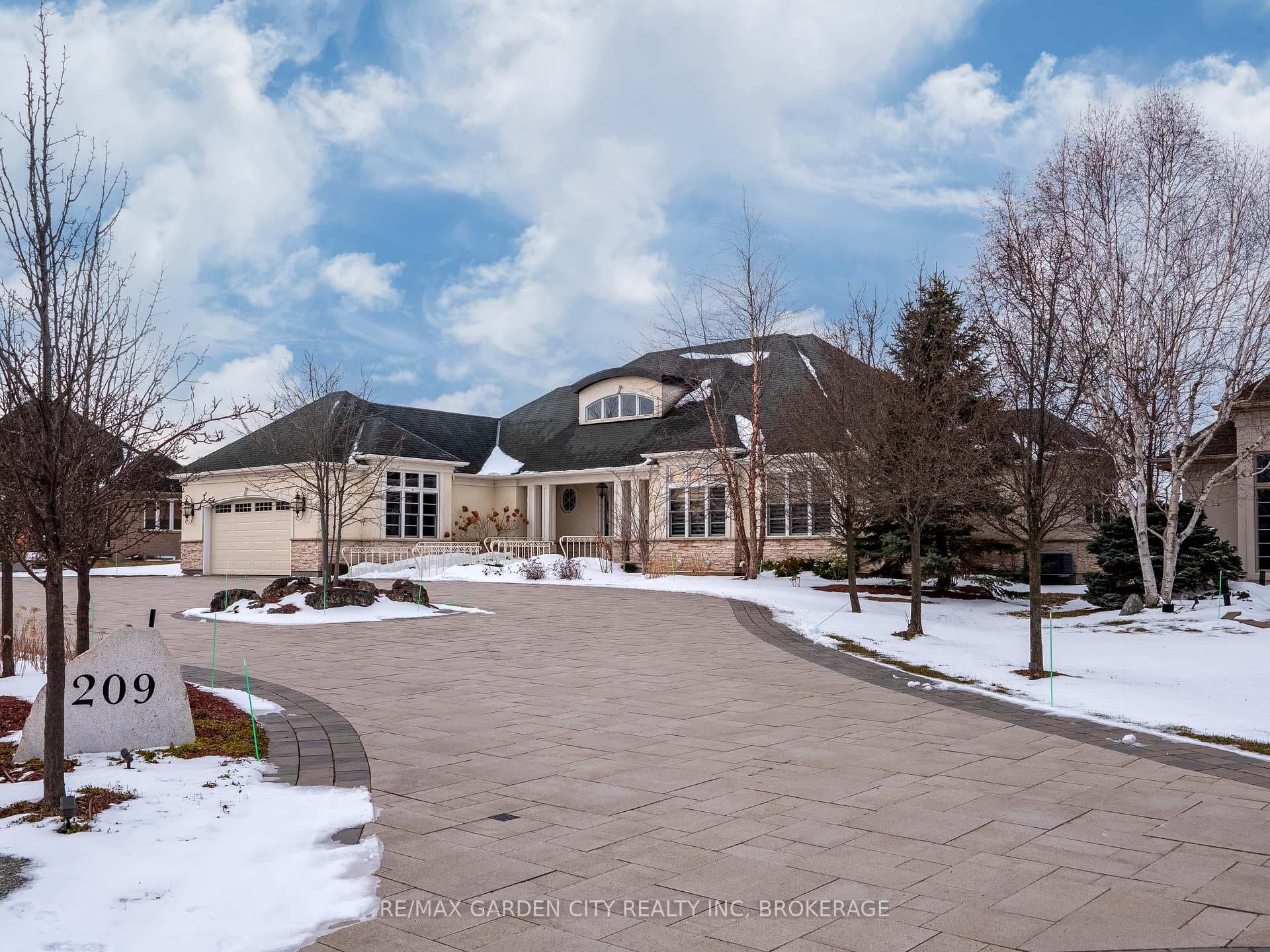 209 Muirfield Trail, Welland, ON L3B 6H9 - Photo 1