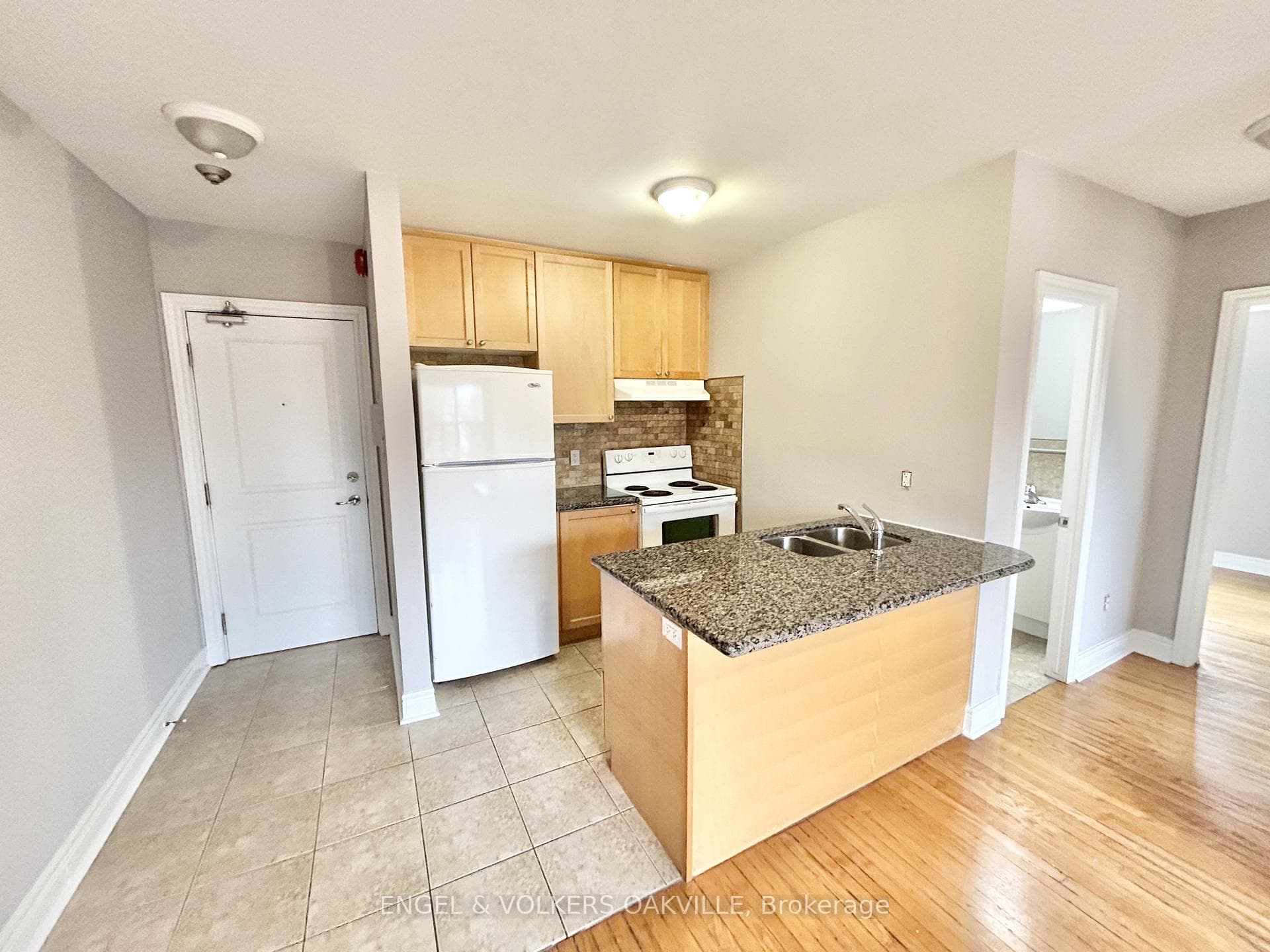 15 Thirty Third Street Unit 301, Liberty Village / Parkdale / South Parkdale, ON M8W 3G7 - Photo 1