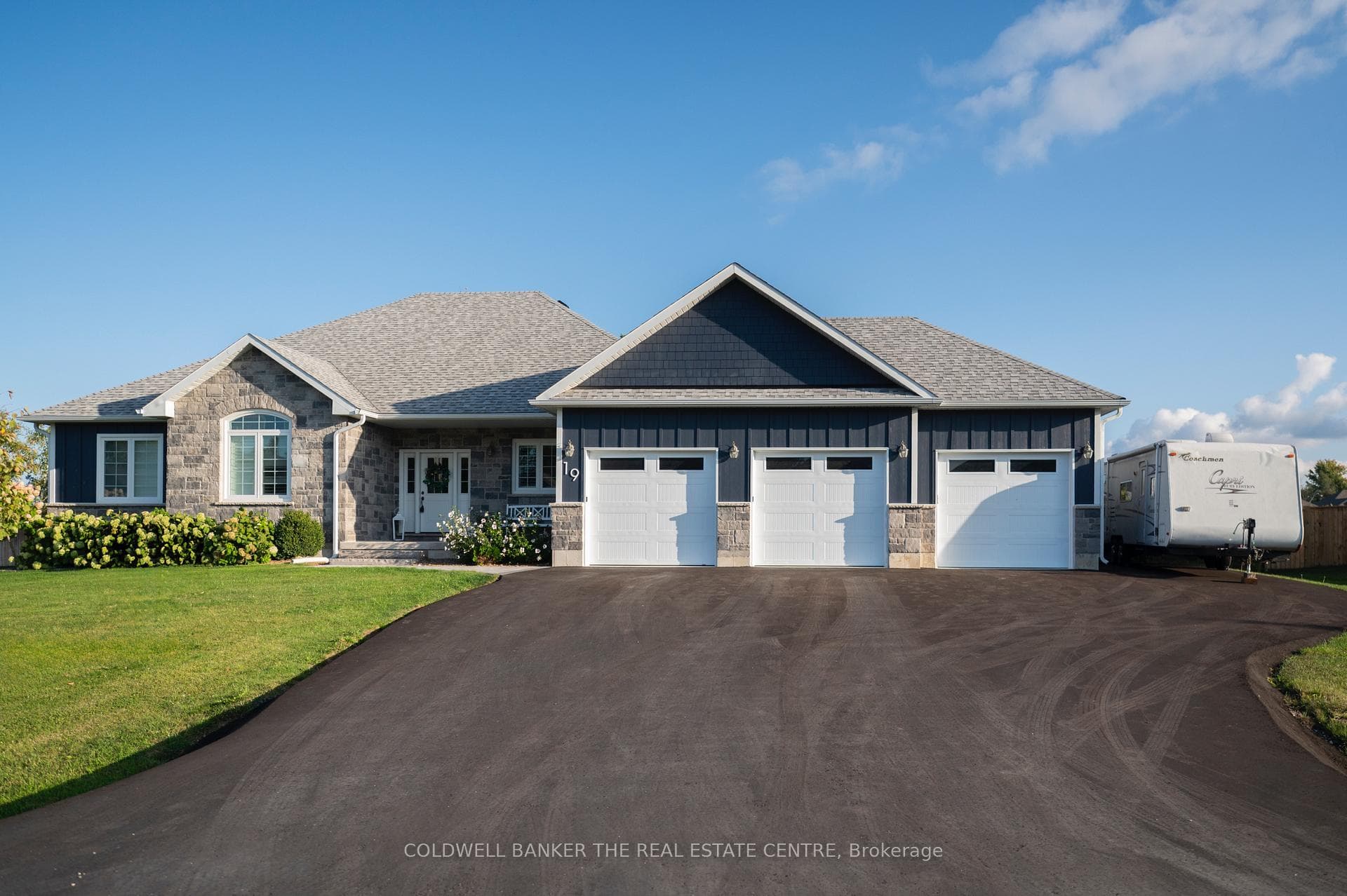 19 Cheslock Crescent, Oro-Medonte, ON L3V 8N8 - Photo 1