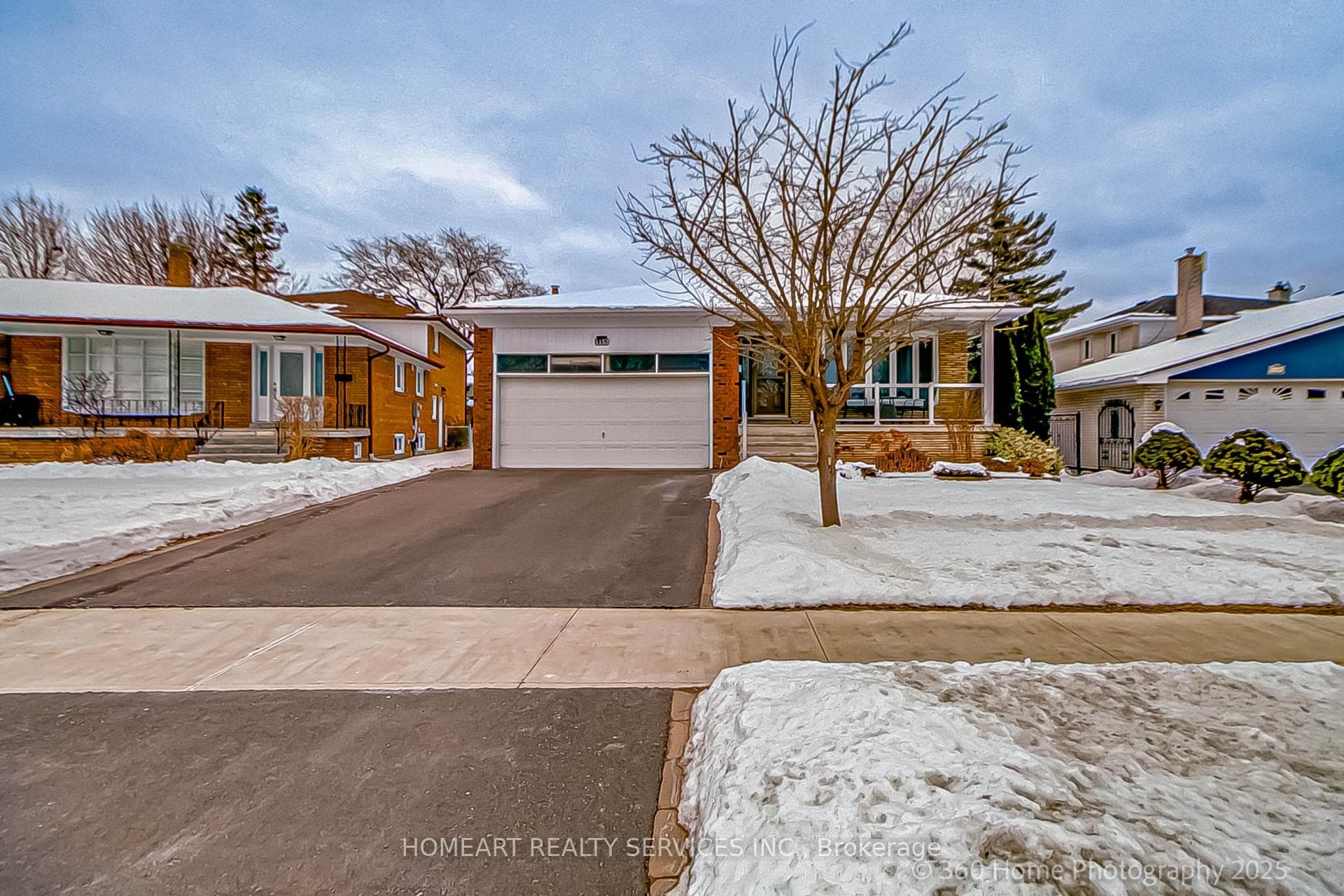 1153 Runningbrook Drive, Mississauga, ON L4Y 2T4 - Photo 1