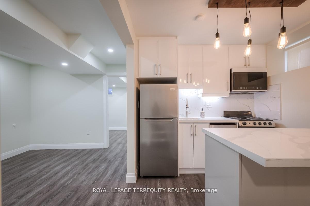 135 Jane Street Unit 5, Bloor West Village / Swansea, ON M6S 3Y7 - Photo 1