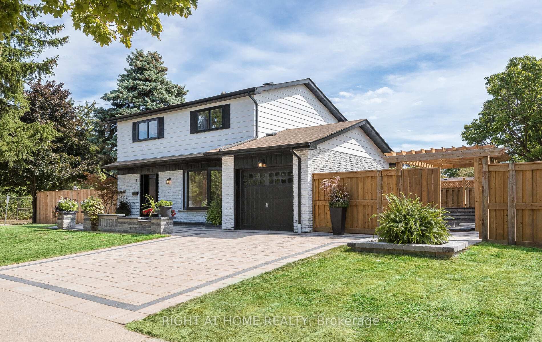 8 Culham Street, Oakville, ON L6H 1G4 - Photo 1
