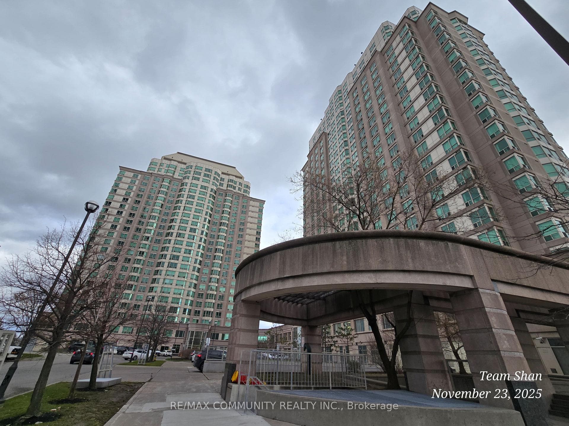 1 Lee Centere Drive Unit PH302, Scarborough (West Hill / Highland Creek), ON M1H 3J2 - Photo 1