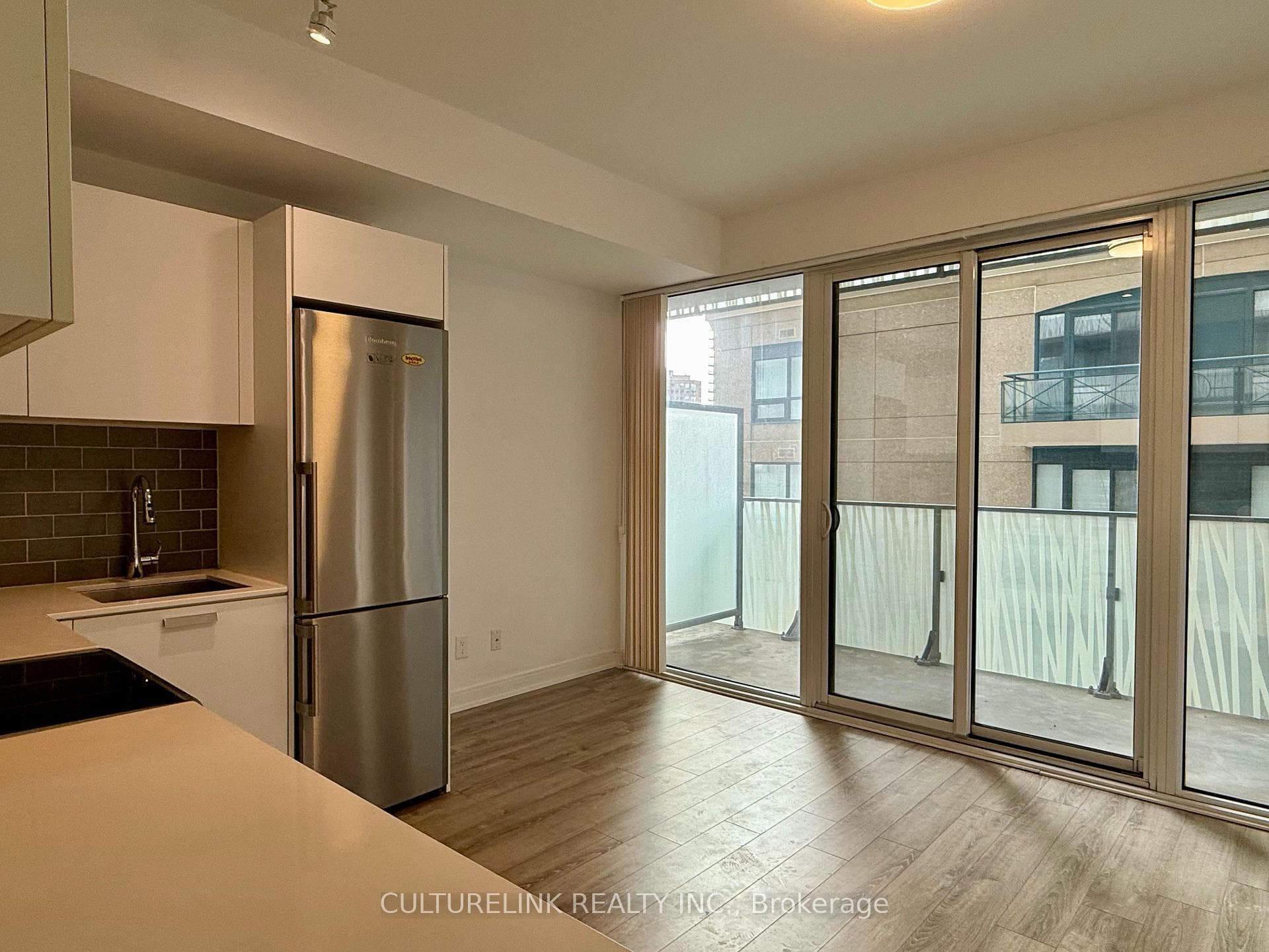 42 Charles Street Unit 1006, Regent Park / Cabbagetown / St. James Town, ON M4Y 1T4 - Photo 1