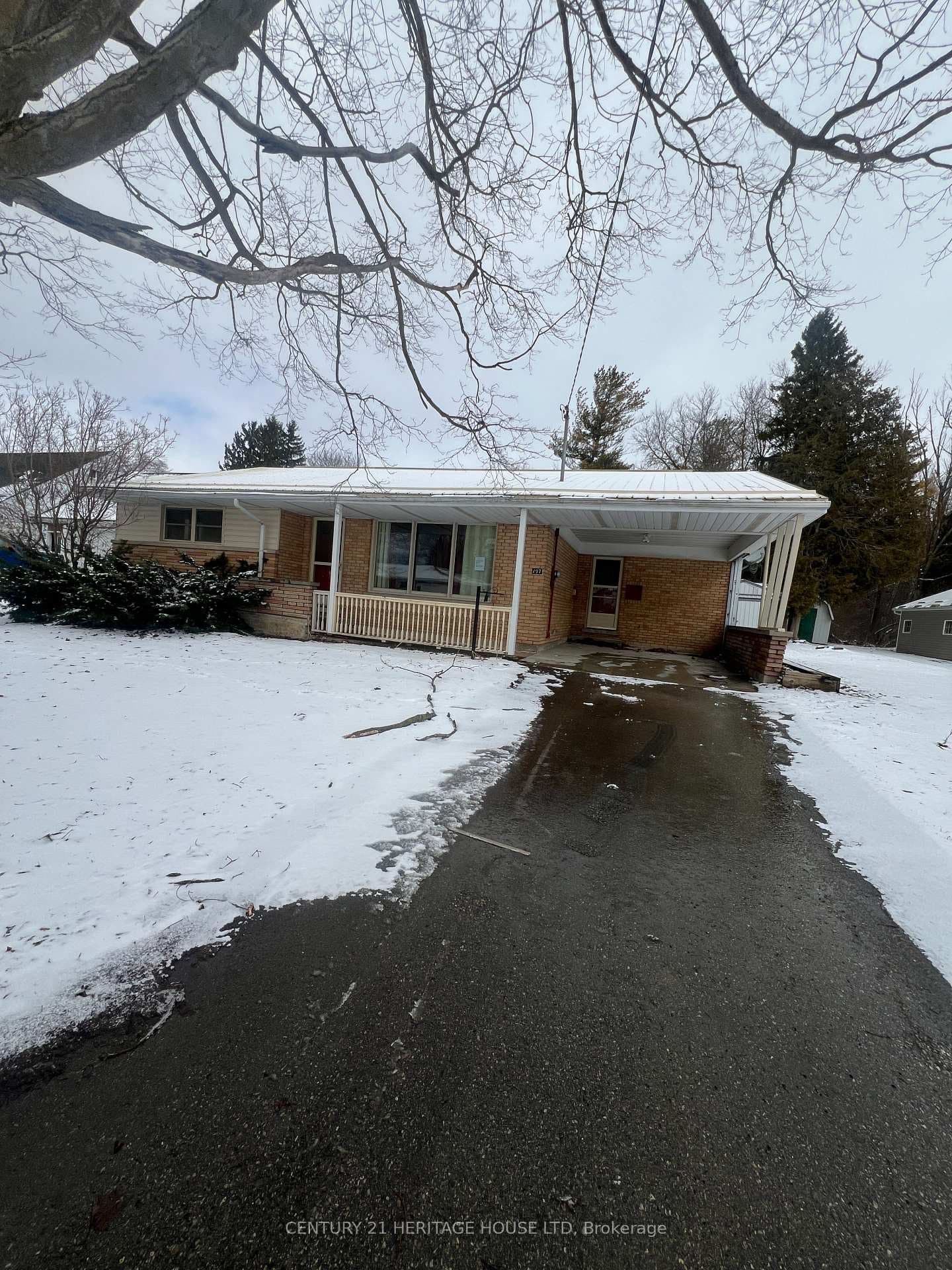 197 King Street, Minto, ON N0G 1Z0 - Photo 1