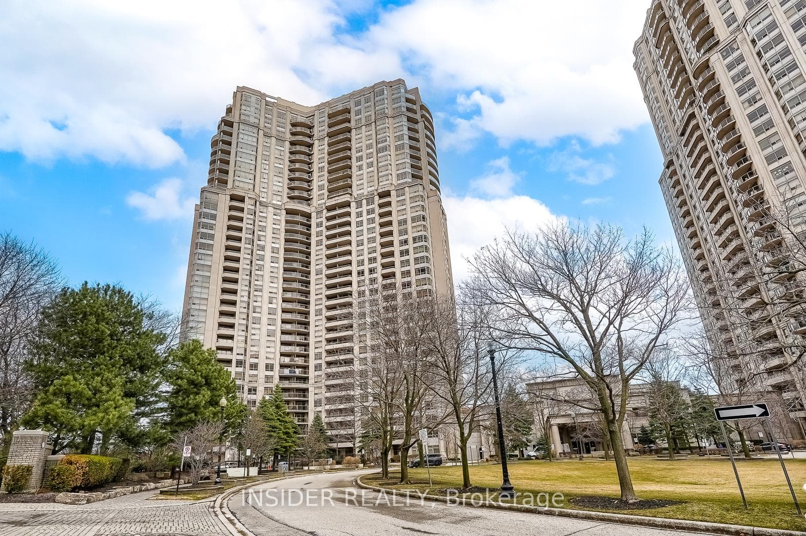 35 Kingsbridge Garden Circle Unit 2009, Mississauga, ON L5R 3Z5 - Photo 1