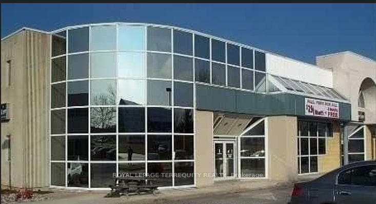60 Granton Drive Unit 9, Richmond Hill, ON L4B 2N6 - Photo 1