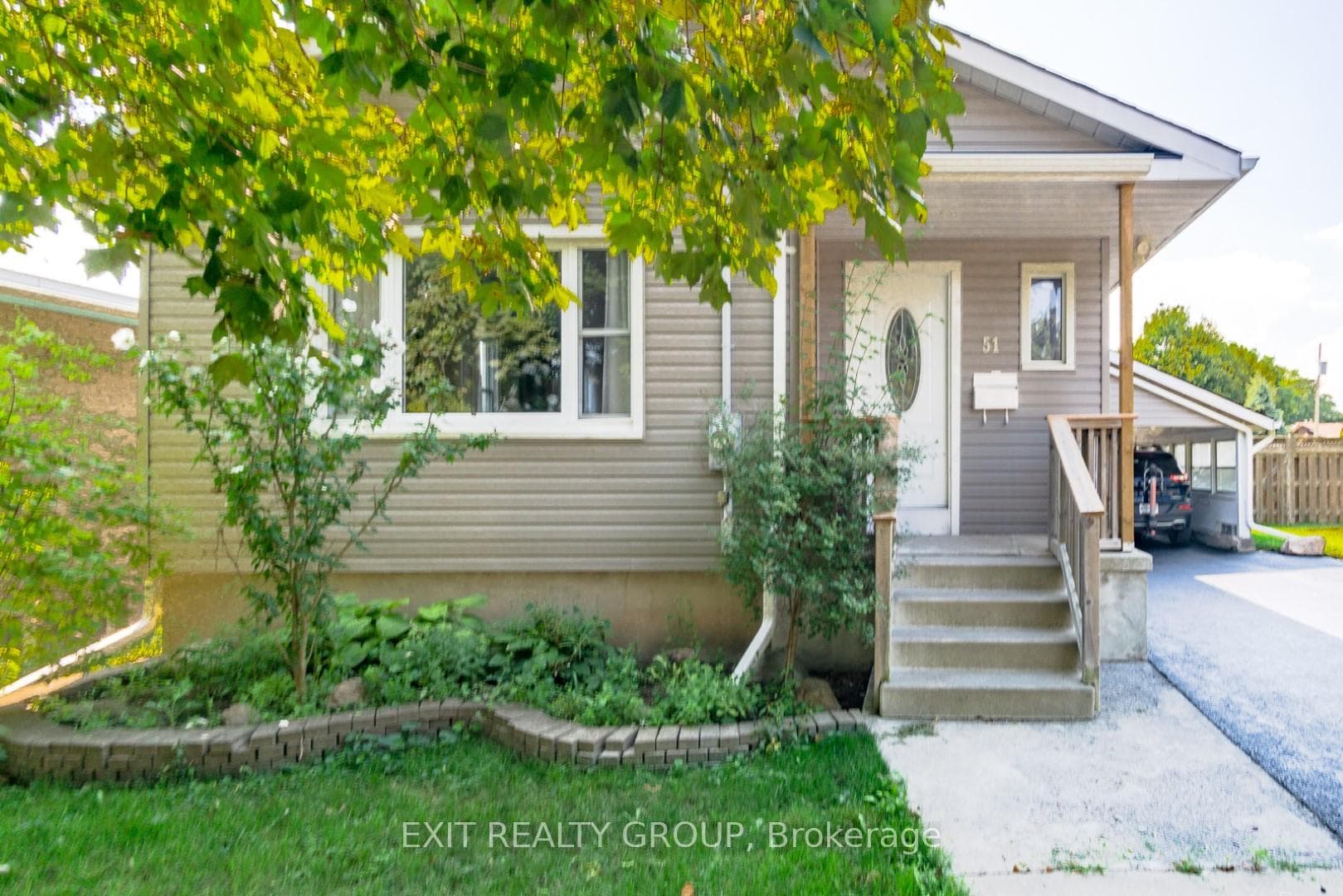 51 Elizabeth Crescent, Belleville