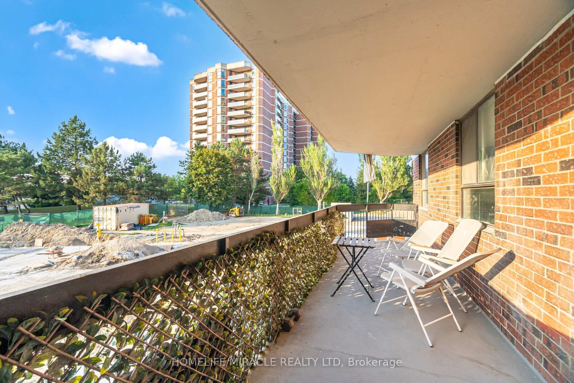 236 Albion Road Unit 208, Etobicoke (West Mall / Rexdale), ON M9W 6A6 - Photo 1