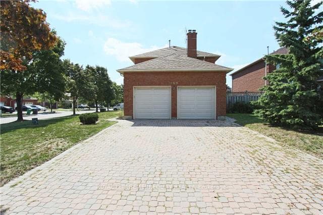 460 Chieftan Circle Unit Basement, Mississauga, ON L4Z 3A6 - Photo 1