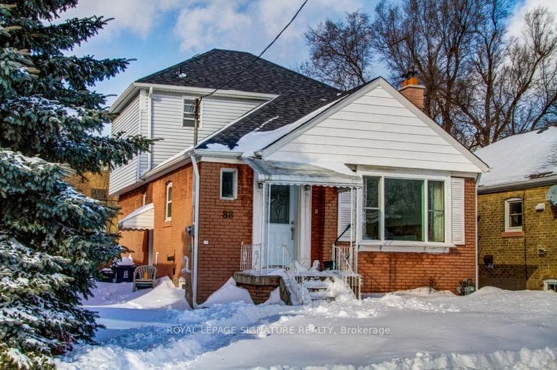88 Westview Boulevard, Danforth / East York, ON M4B 3J1 - Photo 1