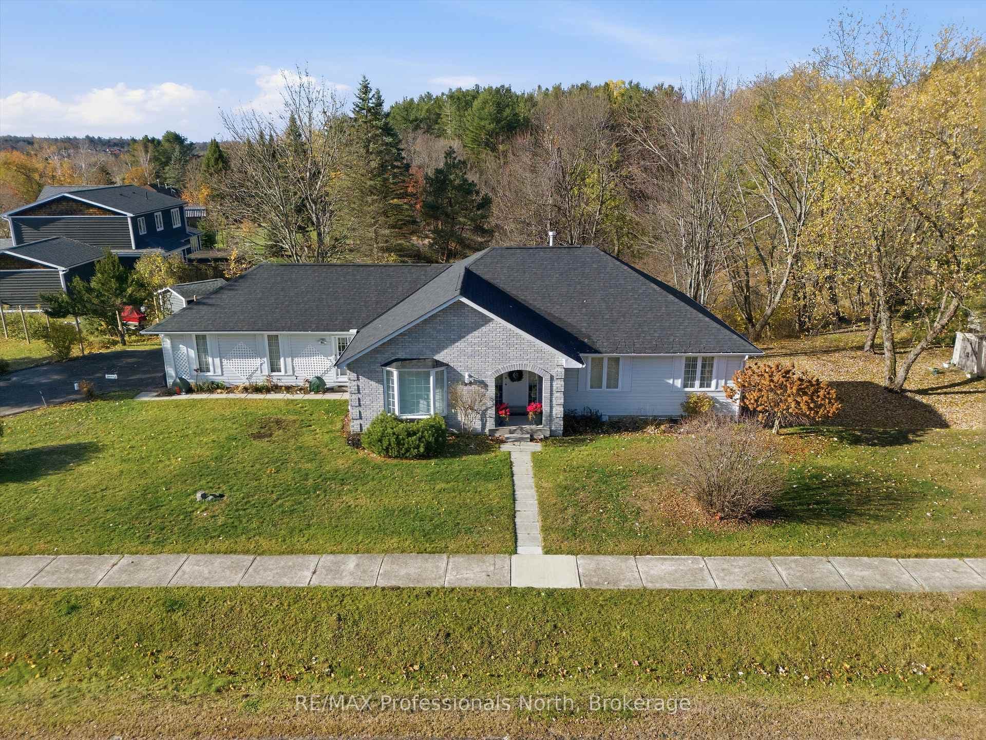 39 Catharine Street, Bracebridge, ON P1L 1B1 - Photo 1
