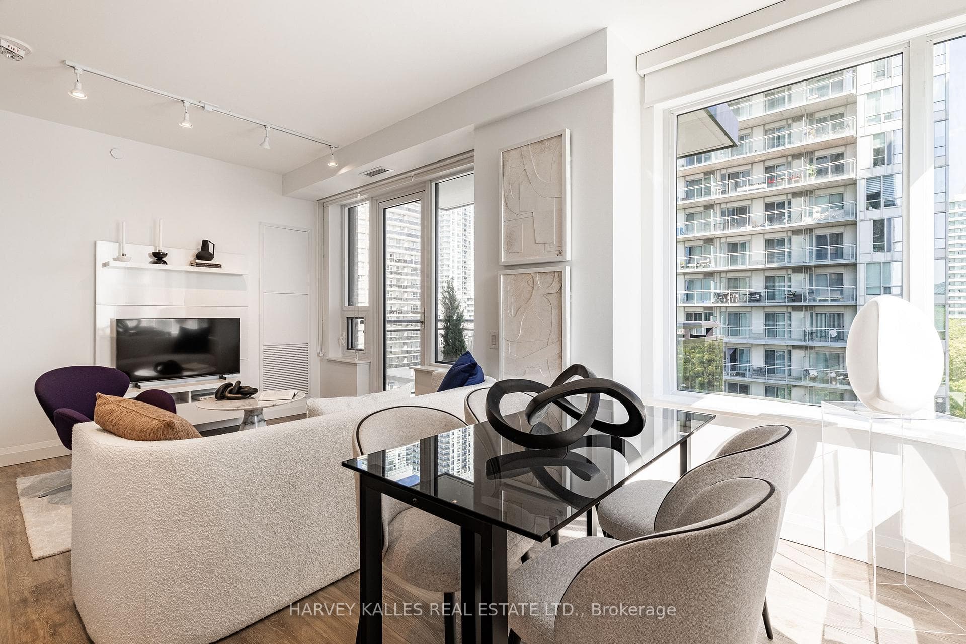 71 Redpath Avenue Unit 1302, Leaside / Davisville, ON M4S 0E1 - Photo 1