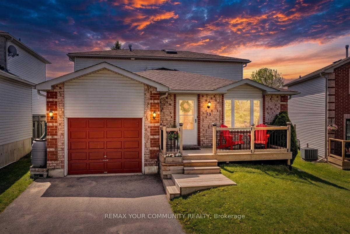 13 Waddington Crescent, Barrie