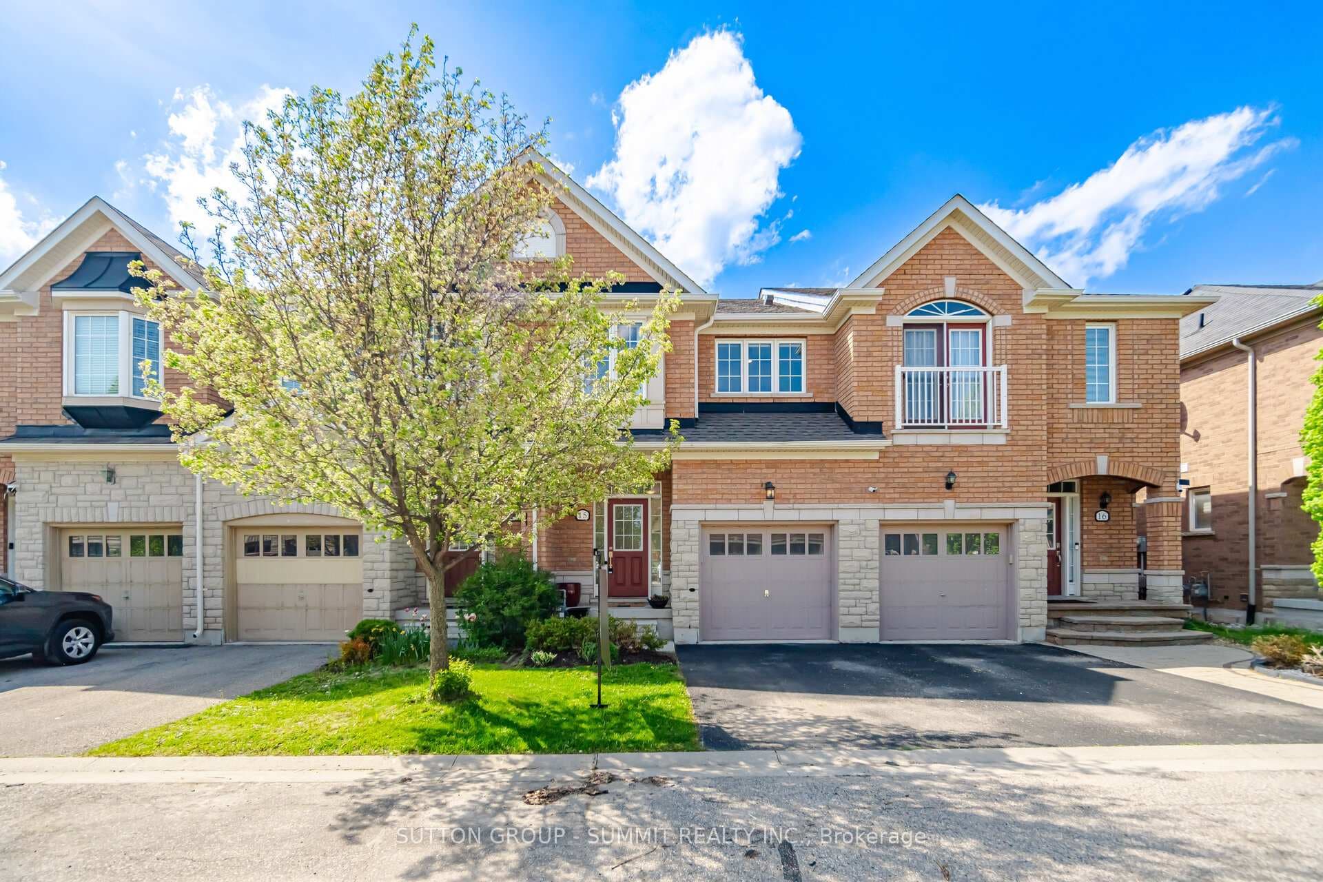 745 FARMSTEAD Drive Unit 15, Milton