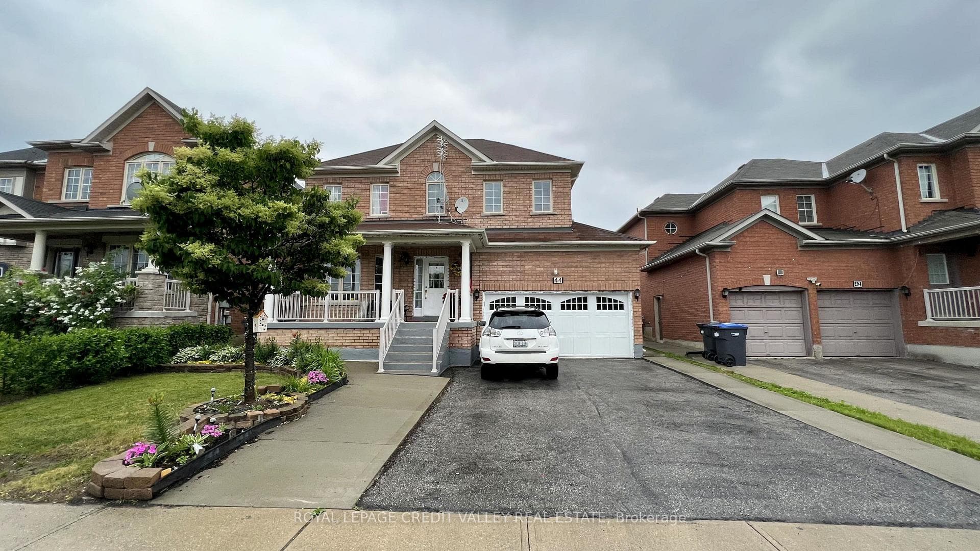 44 Australia Drive, Brampton, ON L6R 3E8 - Photo 1