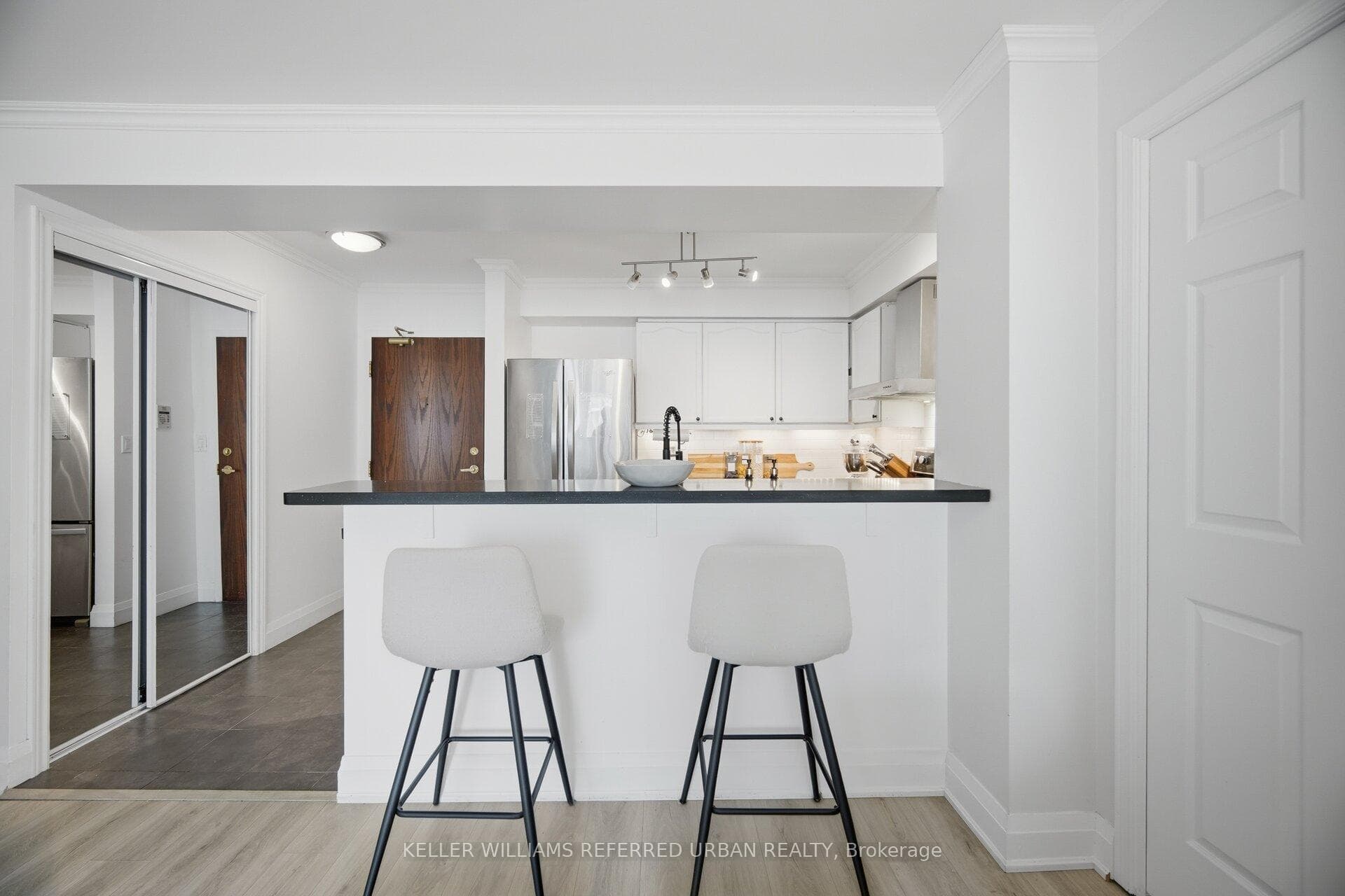 190 Manitoba Street Unit 707, Liberty Village / Parkdale / South Parkdale, ON M8Y 3Y8 - Photo 1