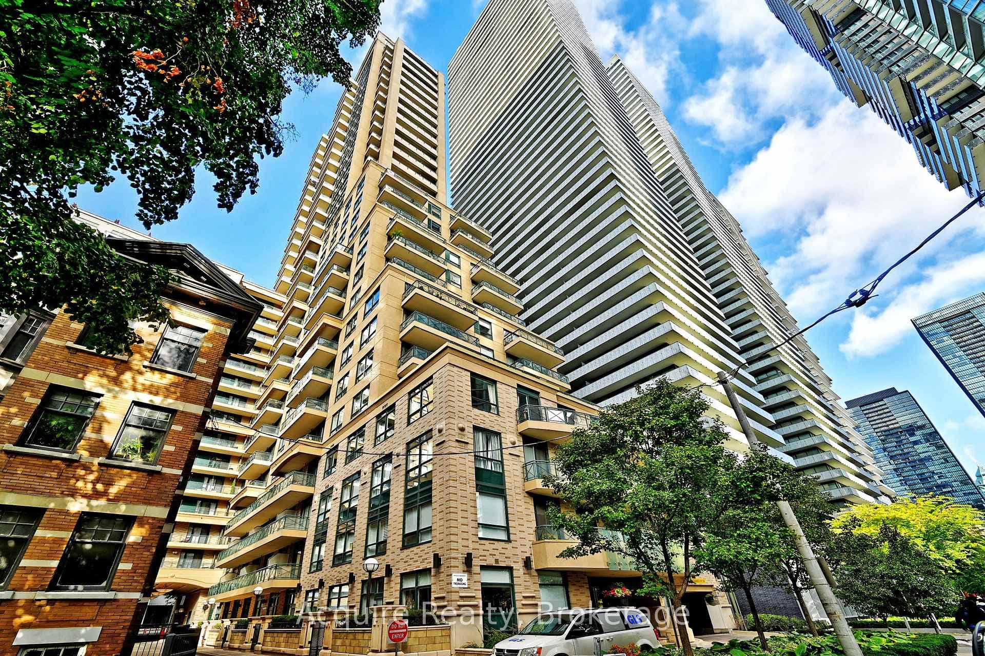 35 Hayden Street Unit 1012, Regent Park / Cabbagetown / St. James Town, ON M4Y 3C3 - Photo 1