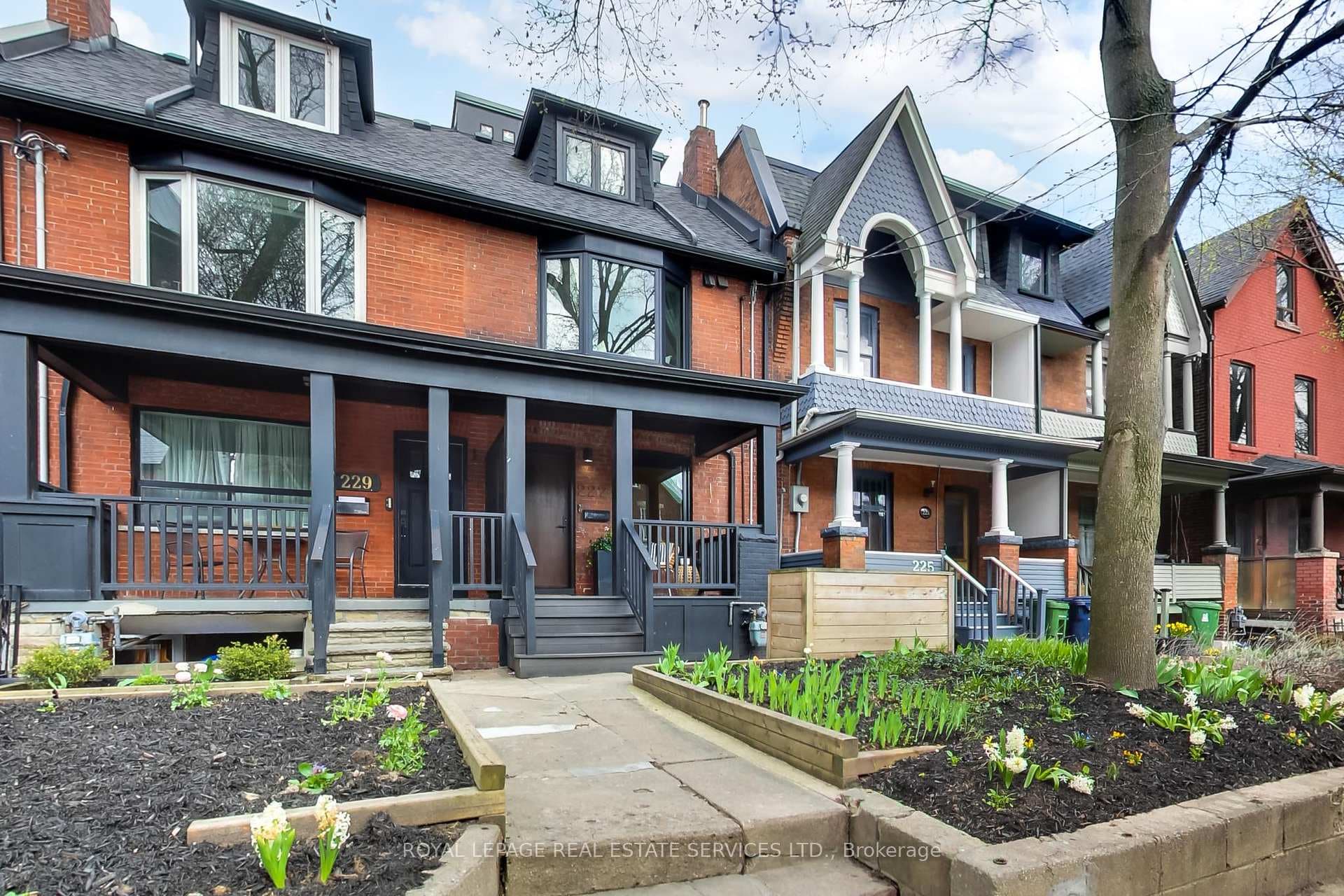 227 Howland Avenue, Annex / Yorkville / Summerhill, ON M5R 3B7 - Photo 1