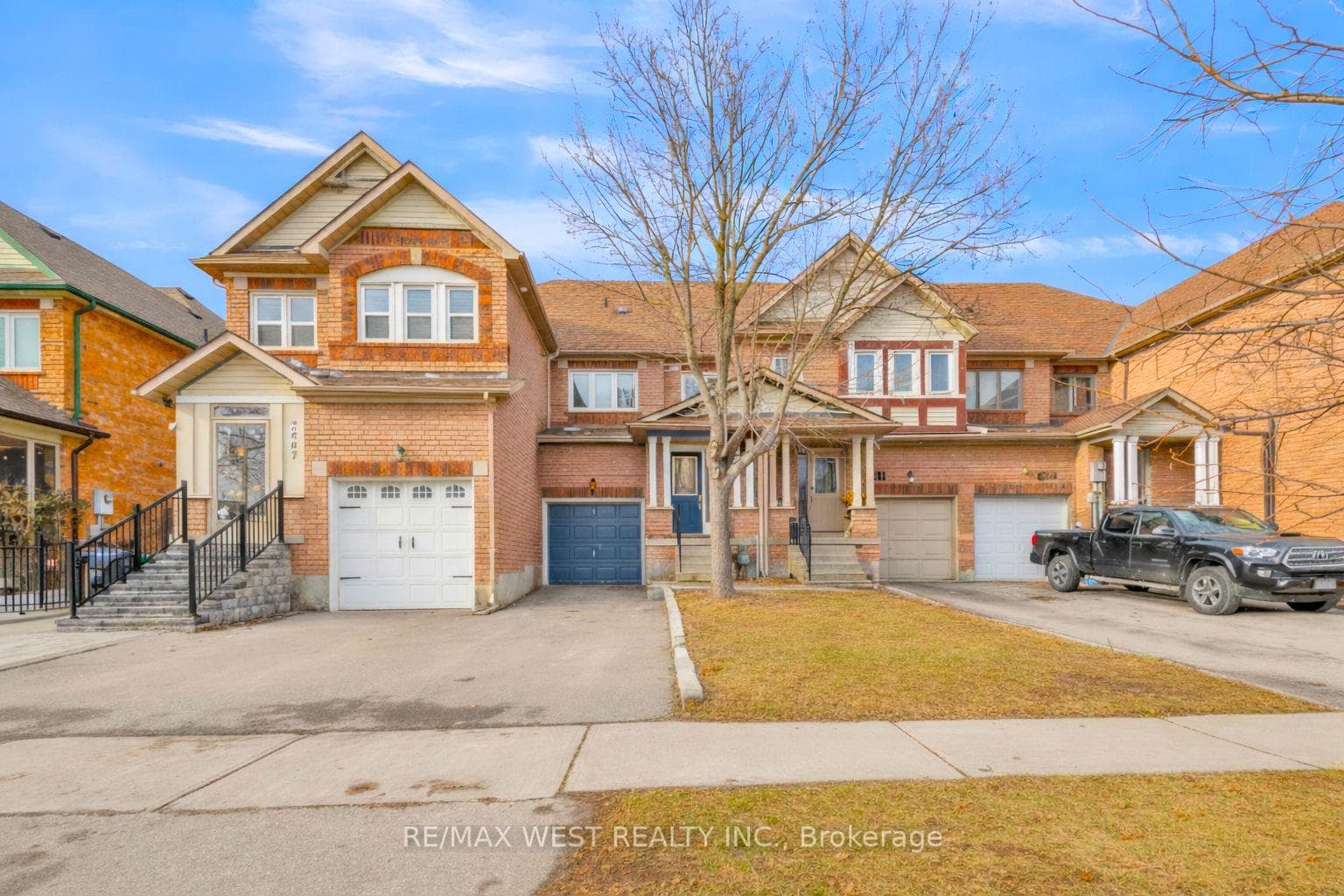 3865 Allcroft Road, Mississauga, ON L5N 7E3 - Photo 1