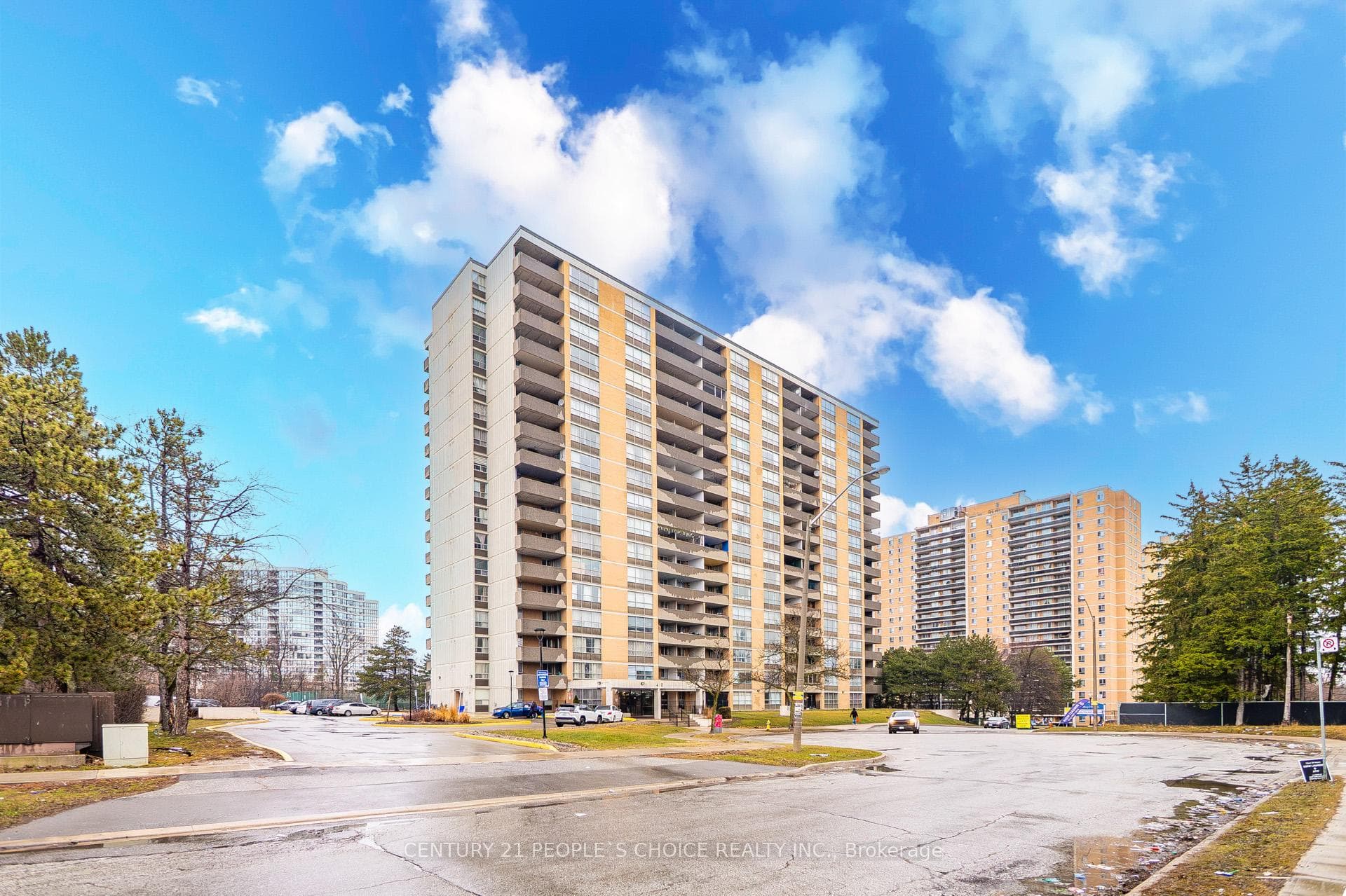 40 Panorama Court Unit 910, Etobicoke (West Mall / Rexdale), ON M9V 4M1 - Photo 1