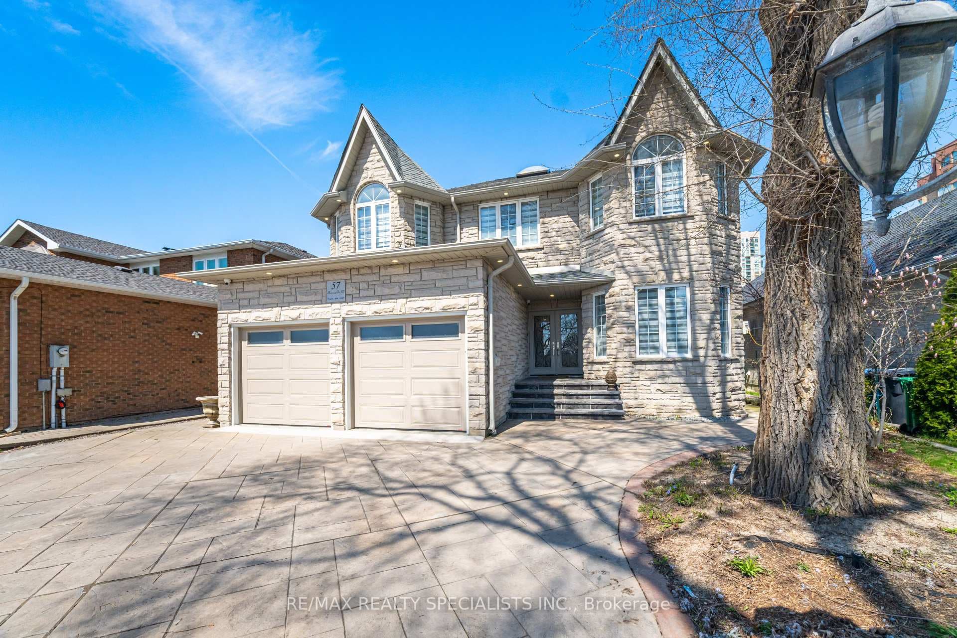 57 Fairview Road, Mississauga, ON L5B 1K7 - Photo 1