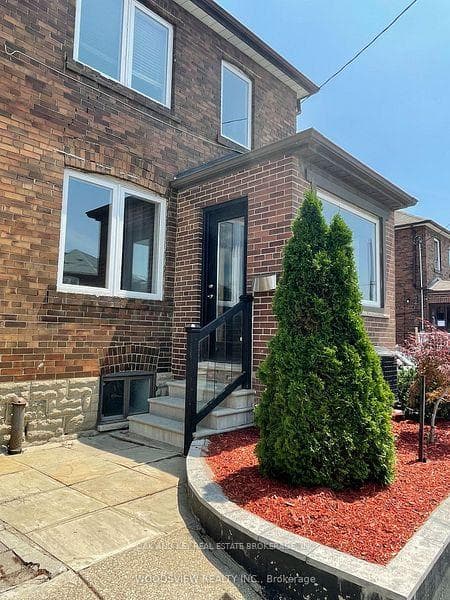 525 Old Weston Road Unit Lower, Keelesdale / Eglinton West, ON M6N 3B2 - Photo 1