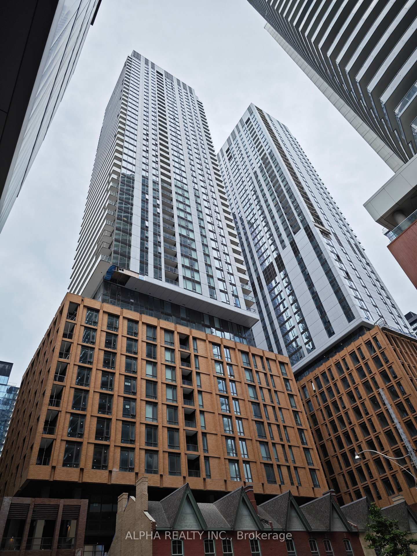 8 Widmer Street Unit 2105, Toronto C01