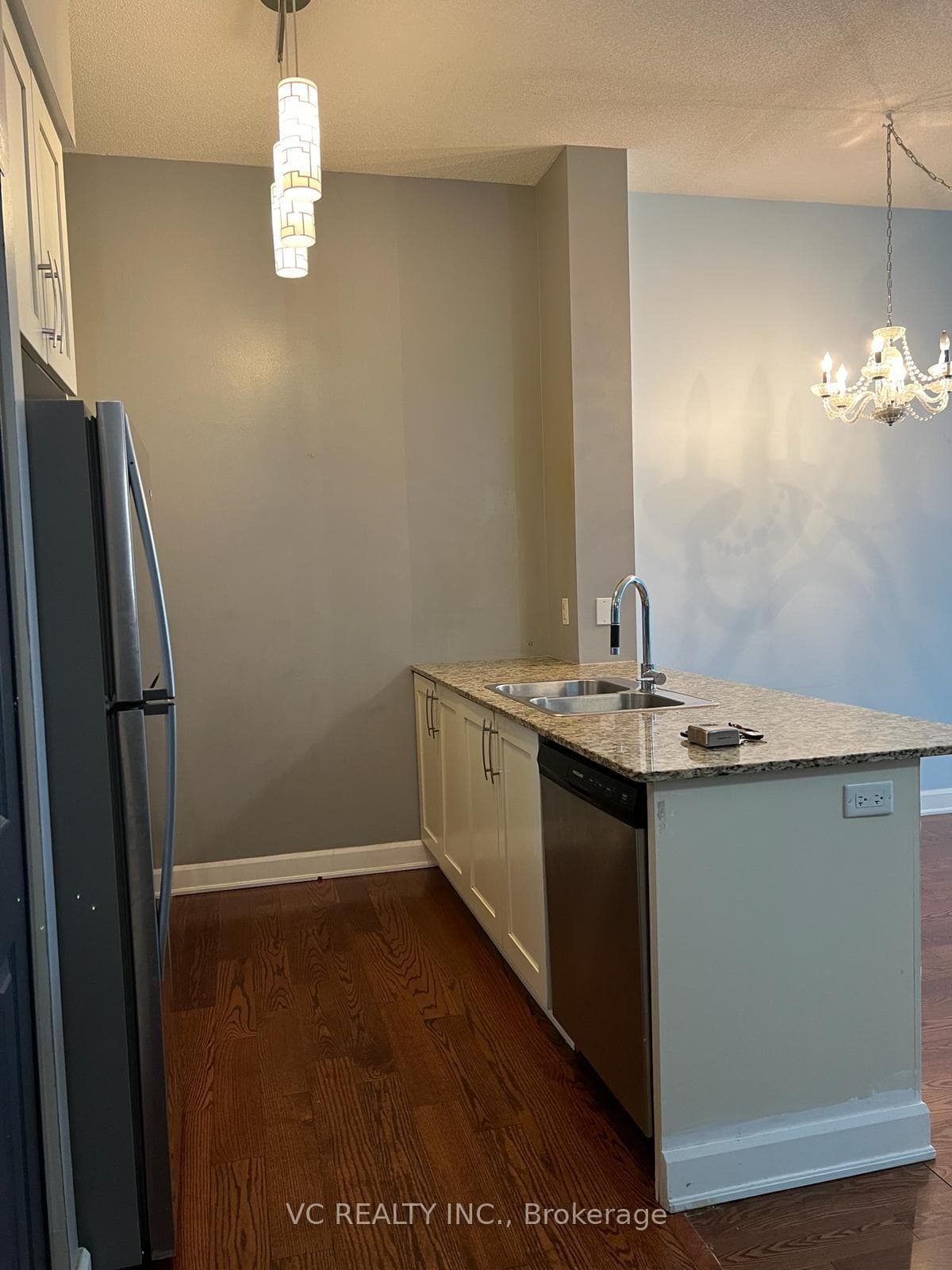 4070 Confederation Parkway Unit 301, Mississauga, ON L5B 0E9 - Photo 1