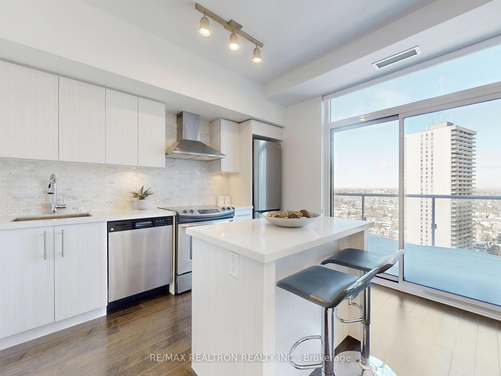 58 Orchard View Boulevard Unit Ph03, Forest Hill / Deer Park, ON M4R 1B9 - Photo 1