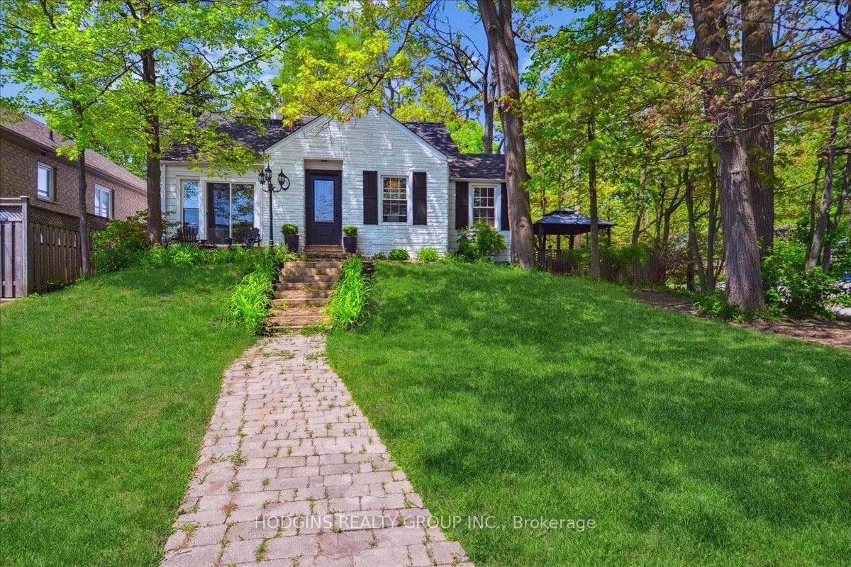 65 Mineola Road Unit Lower, Mississauga, ON L5G 2E4 - Photo 1