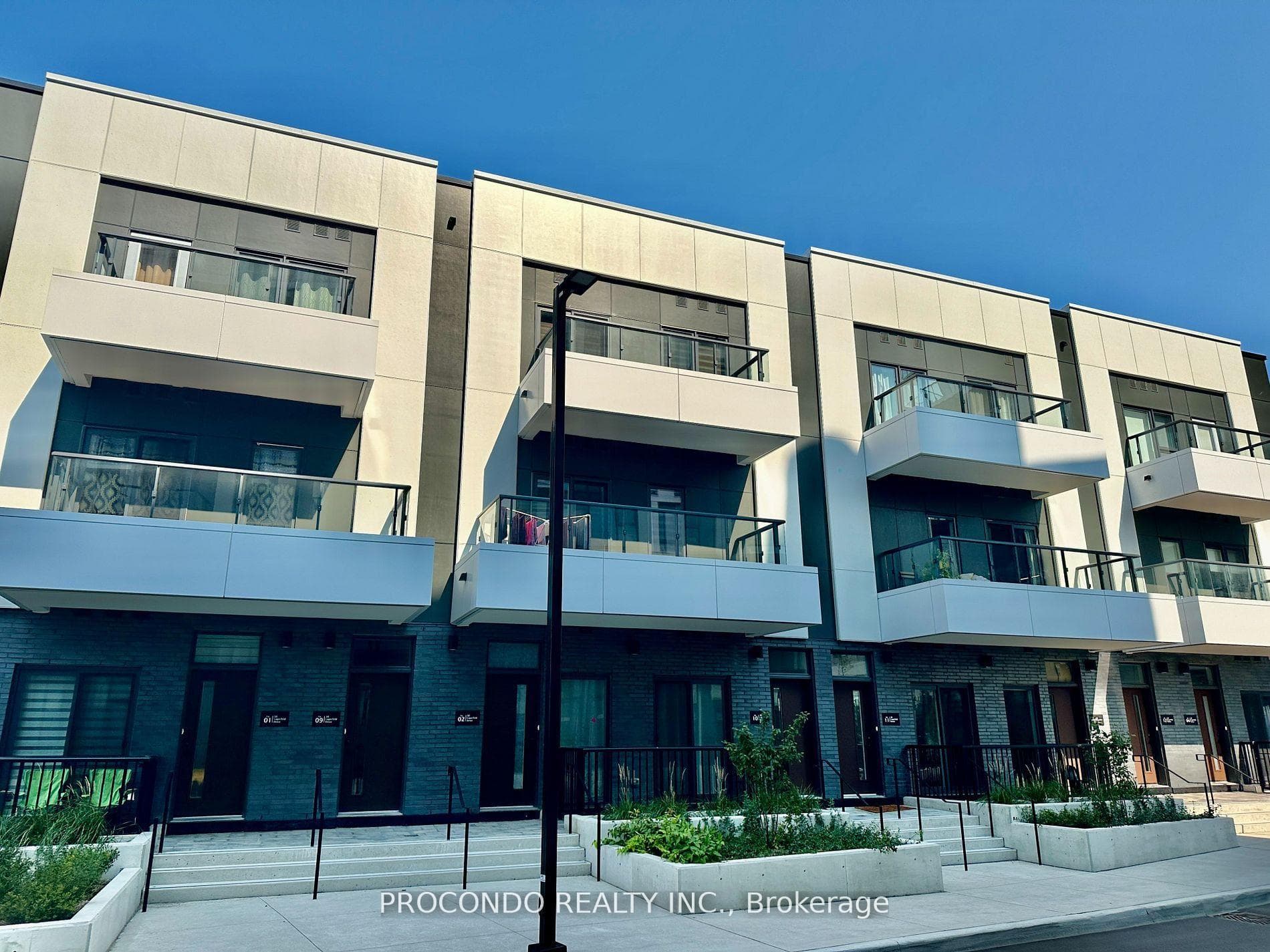 30 Lagerfeld Drive Unit Th02, Brampton, ON L7A 5L5 - Photo 1