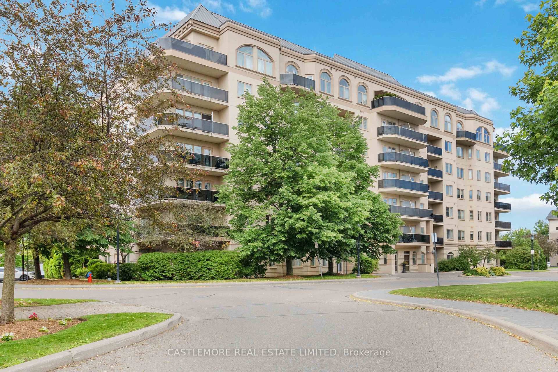 7 Dayspring Circle Unit 103, Brampton
