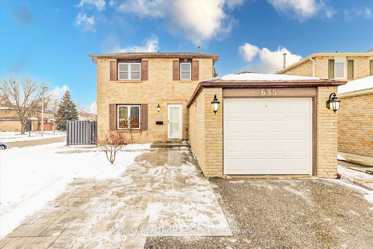 635 BECKWORTH Square Unit BSMT, Pickering, ON L1V 3X3 - Photo 1