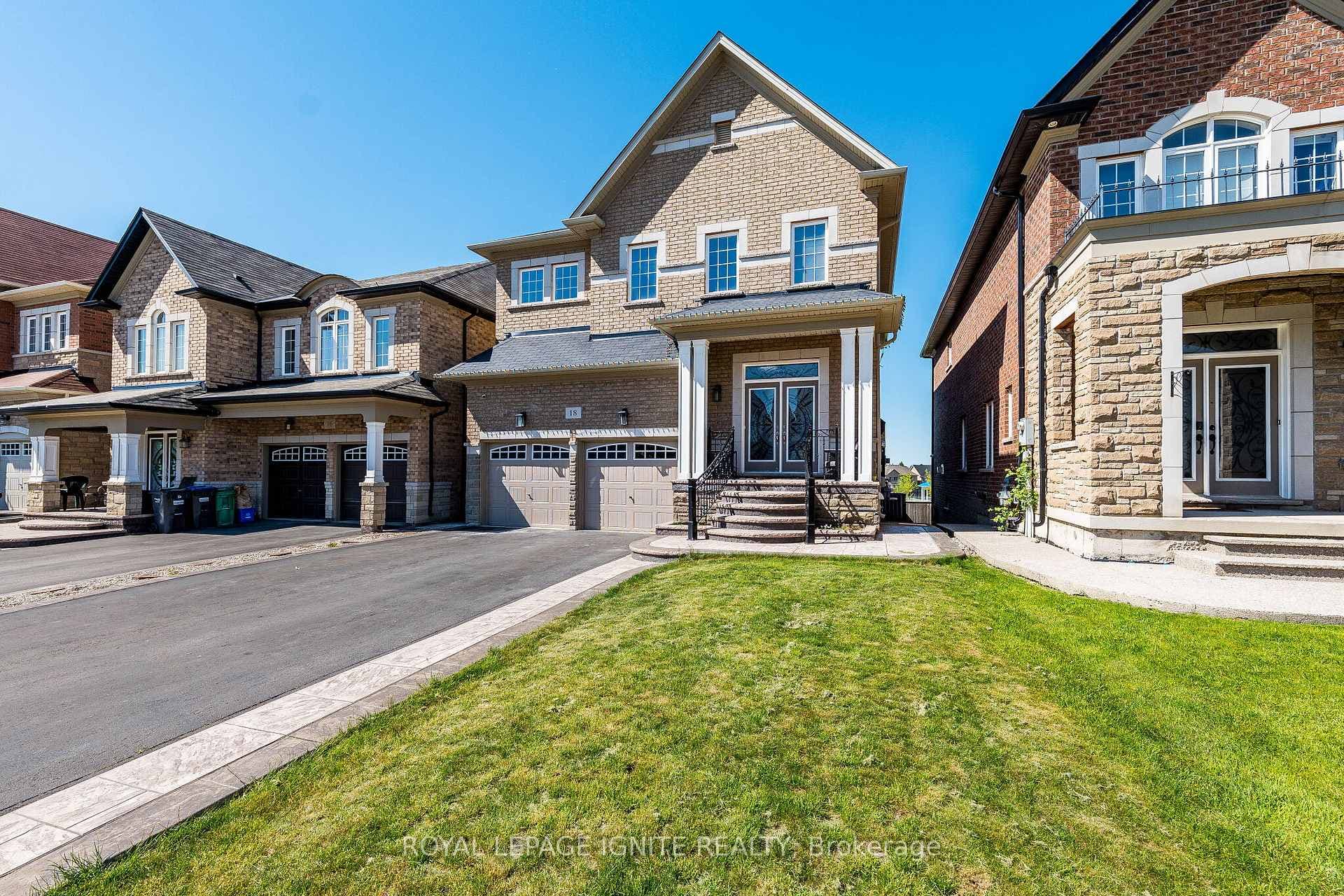 18 MONKTON Circle, Brampton, ON L6Y 0X1 - Photo 1