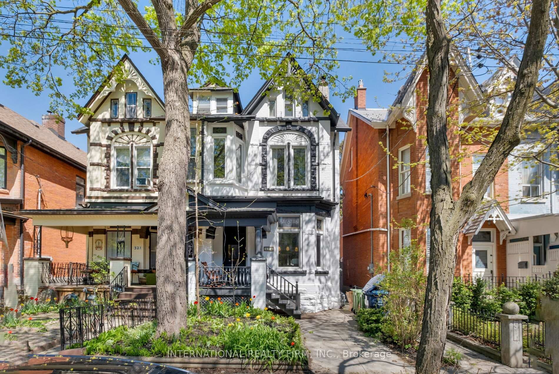 319 Markham Street, Downtown Toronto / Waterfront, ON M6G 2K8 - Photo 1
