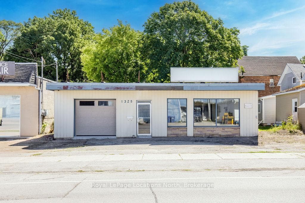 1325 2ND Avenue, Owen Sound, ON N4K 2J5 - Photo 1