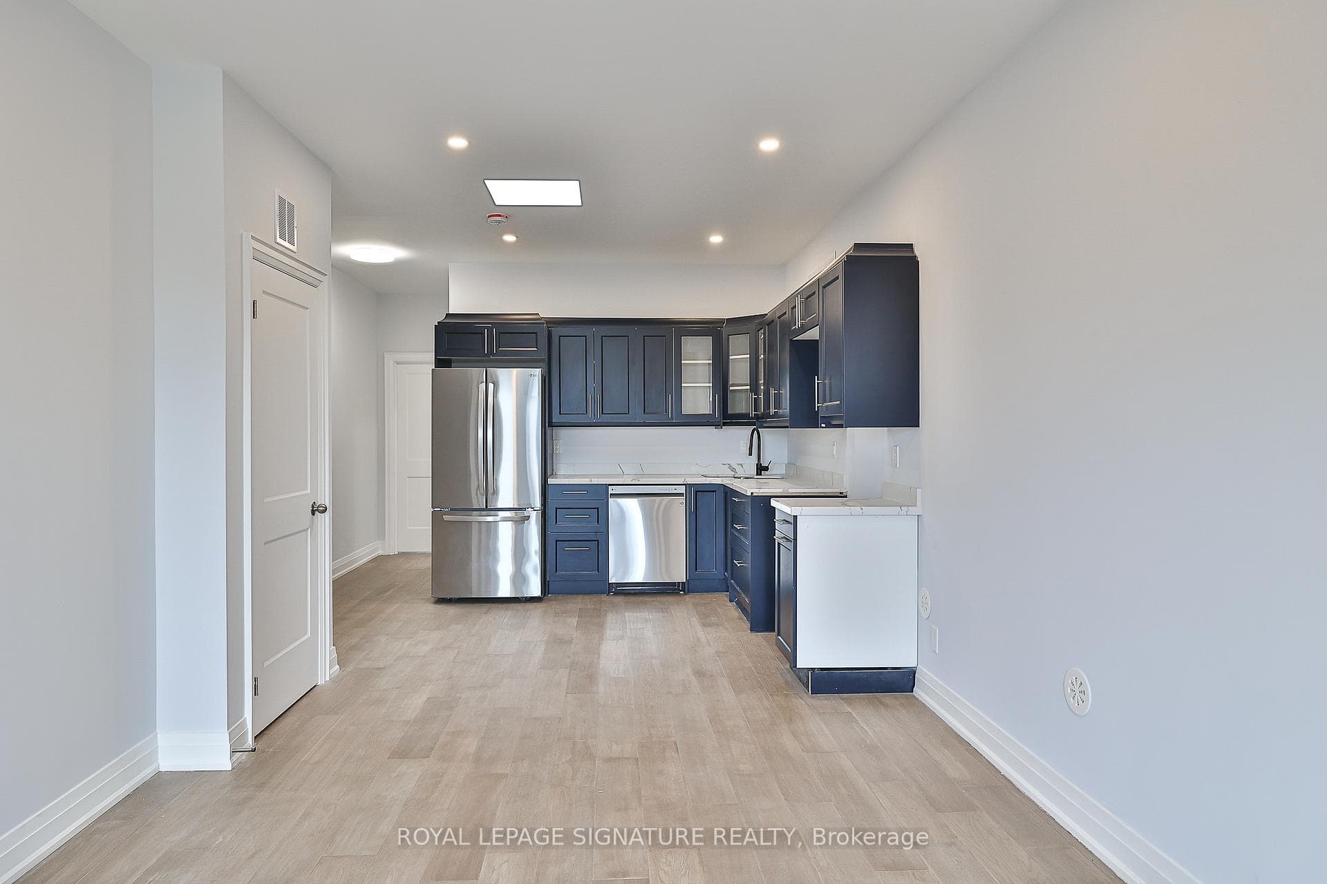 Kitchen/living with engineered hardwood