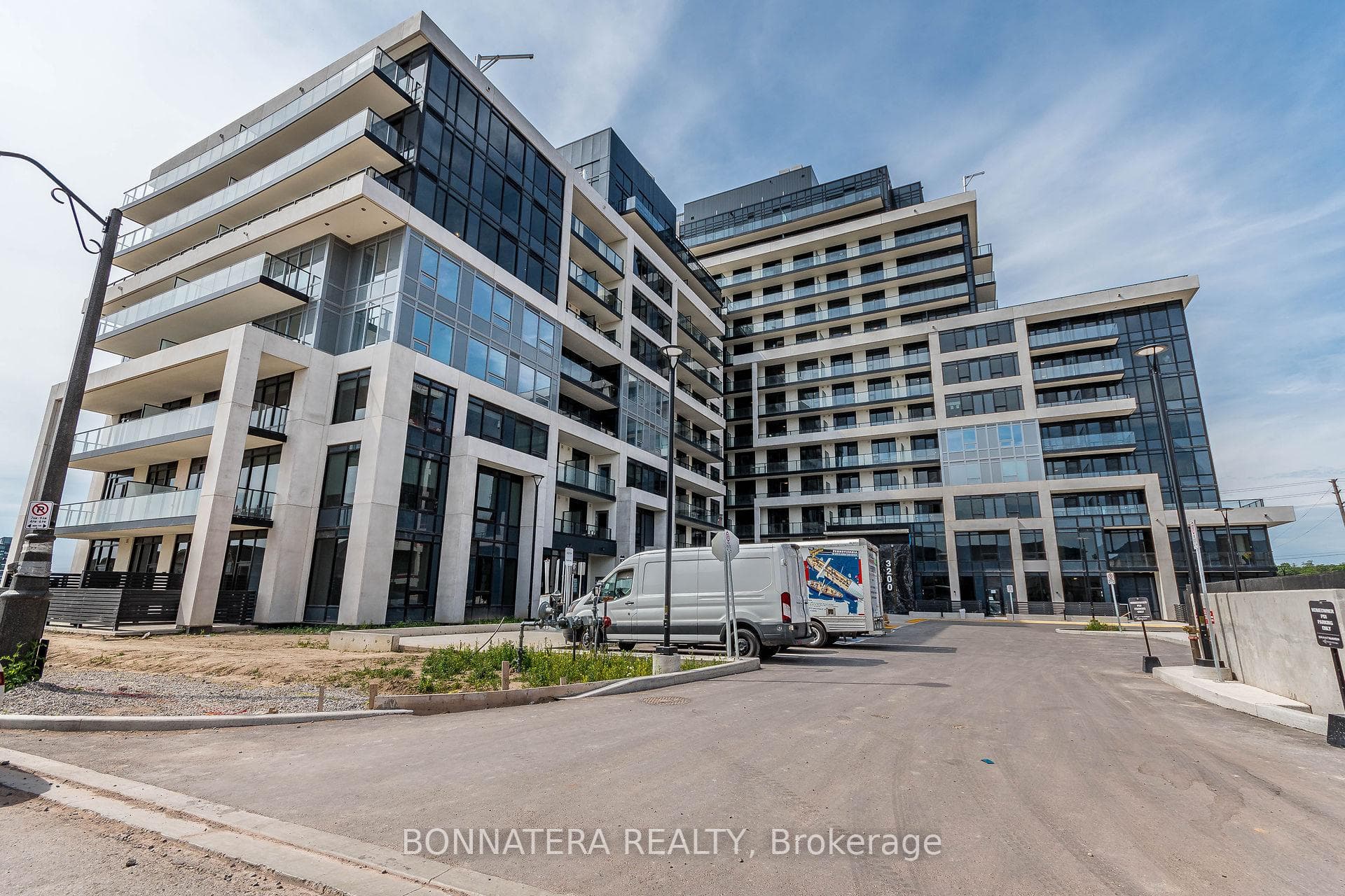 3200 William Coltson Avenue Unit 421, Oakville, ON L6H 7C2 - Photo 1