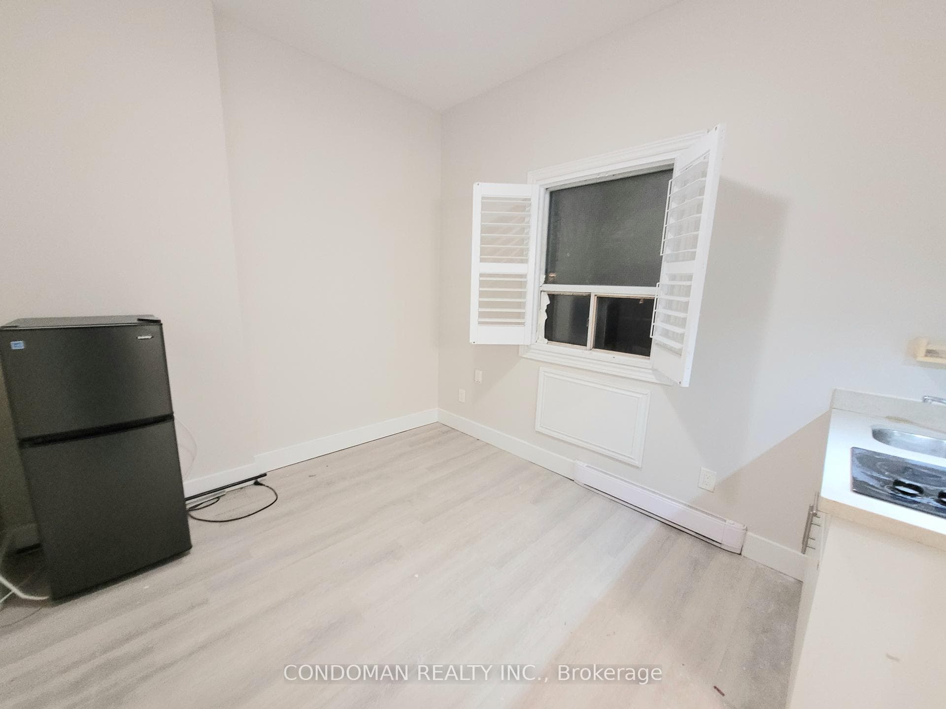 1371 King Street Unit 204, High Park / Junction / Roncesvalles, ON M6K 1H4 - Photo 1
