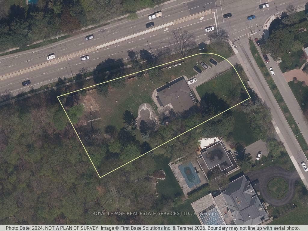 10 Silverdale Crescent, Don Mills / Parkwoods / Victoria Village, ON M3A 3H1 - Photo 1