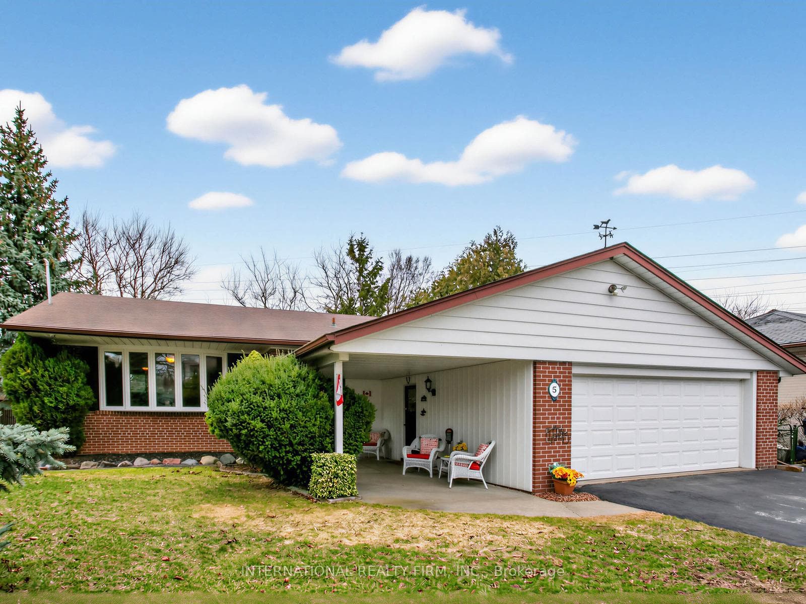 5 Castlebar Road, Corso Italia / Dufferin Grove, ON M8Z 2J4 - Photo 1