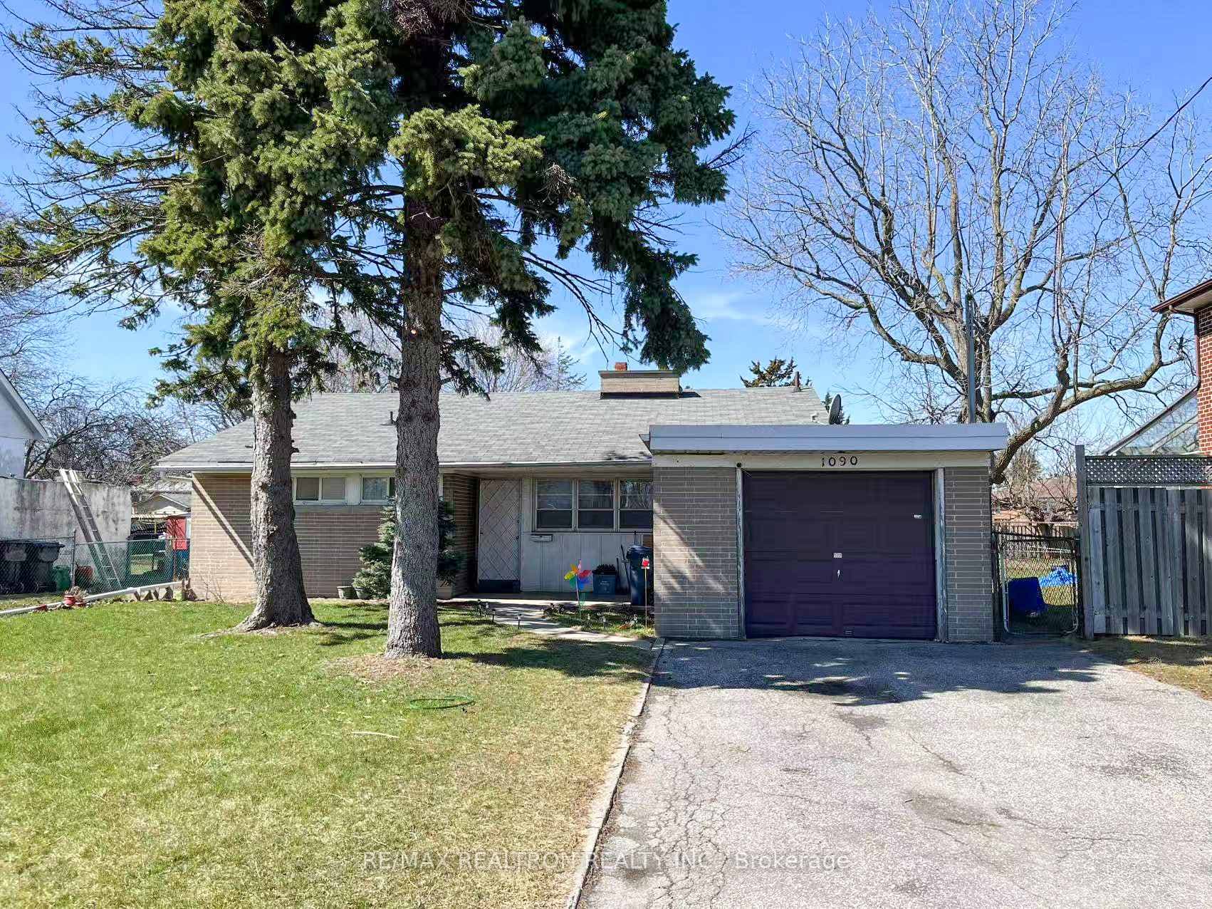 1090 Warden Avenue, Dorset Park / Kennedy Park, ON M1R 2P3 - Photo 1